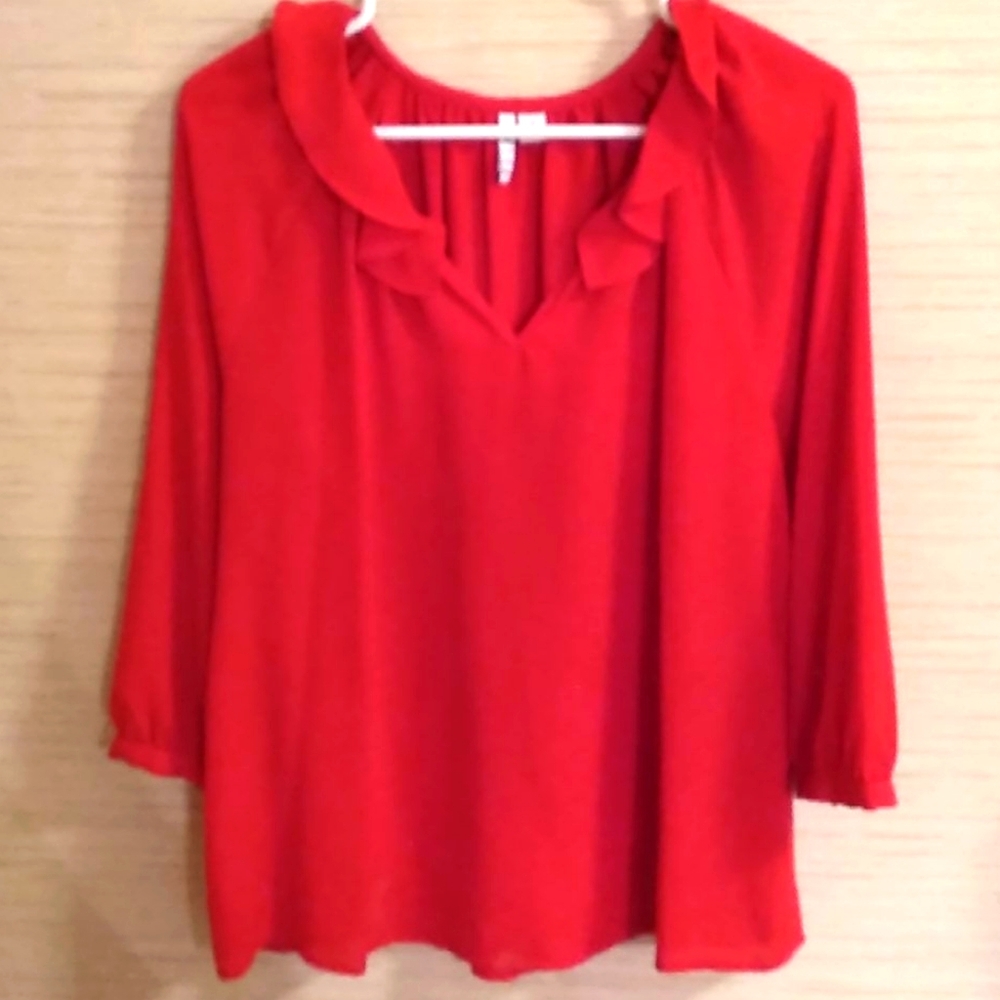 Elle Christmas Red Top
